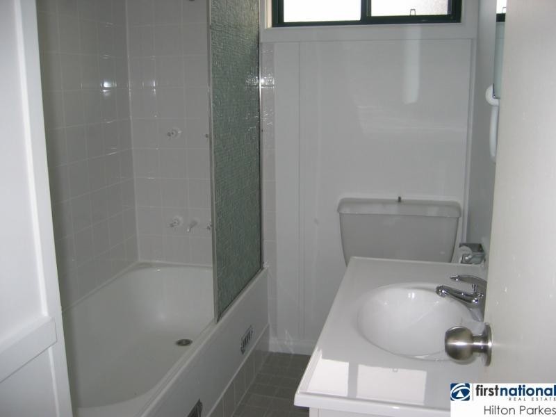 16 Luzon Street, Lethbridge Park NSW 2770