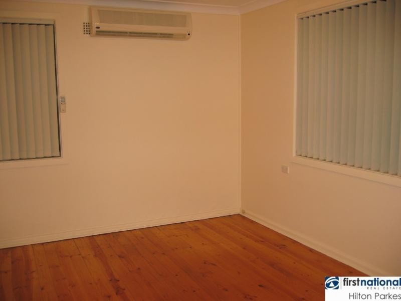 16 Luzon Street, Lethbridge Park NSW 2770