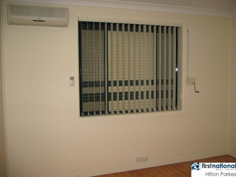 16 Luzon Street, Lethbridge Park NSW 2770