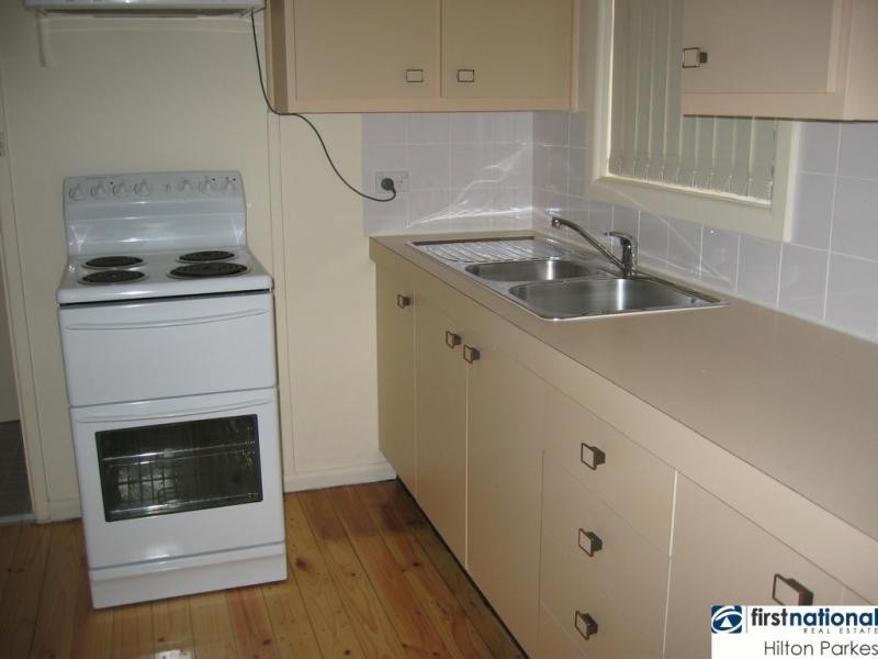 16 Luzon Street, Lethbridge Park NSW 2770