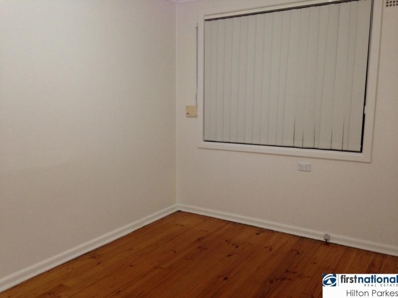 16 Luzon Street, Lethbridge Park NSW 2770