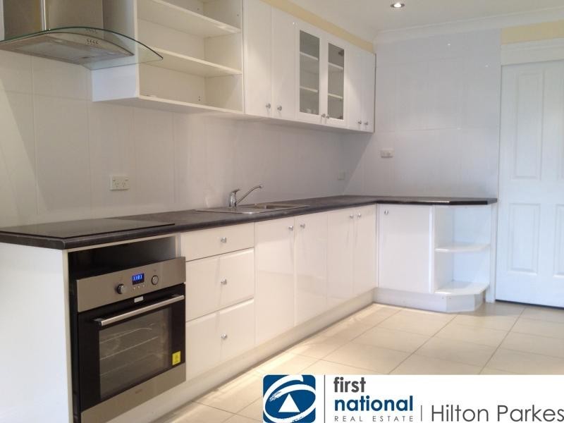 52a Lingayen Ave, Lethbridge Park NSW 2770