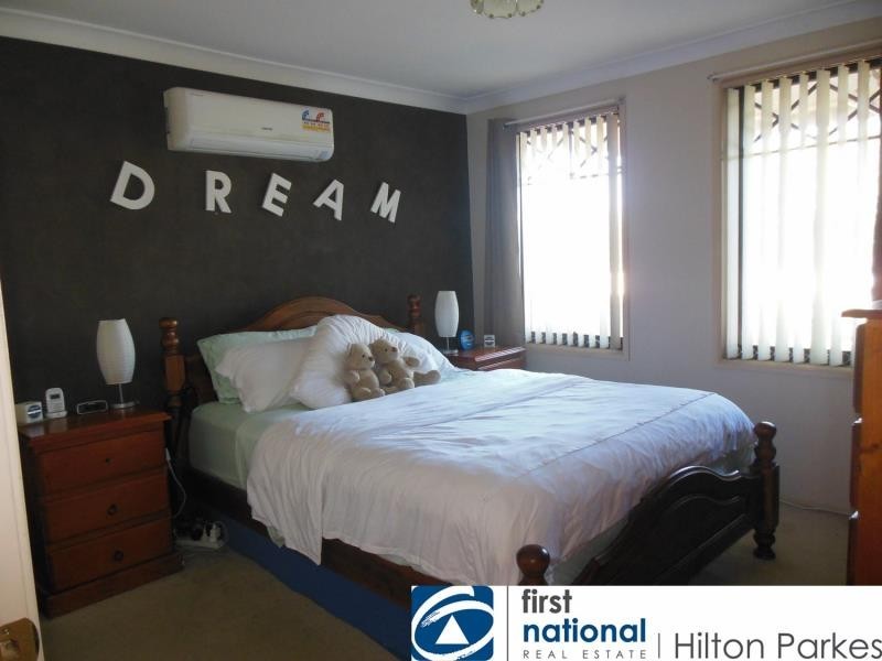 28 Sperring Avenue, Oakhurst NSW 2761