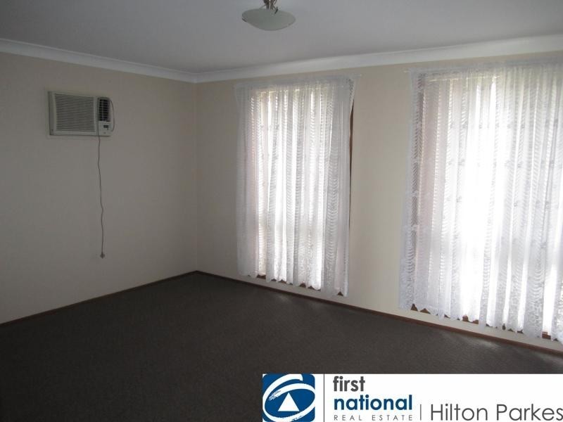 6 Unicombe Cres, Oakhurst NSW 2761