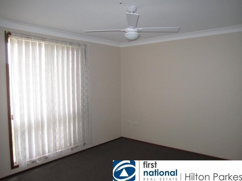 6 Unicombe Cres, Oakhurst NSW 2761