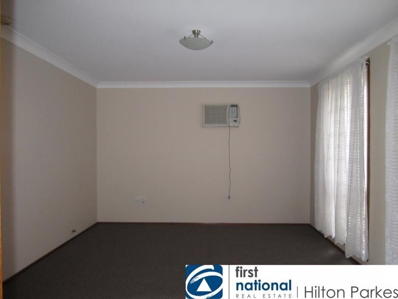 6 Unicombe Cres, Oakhurst NSW 2761