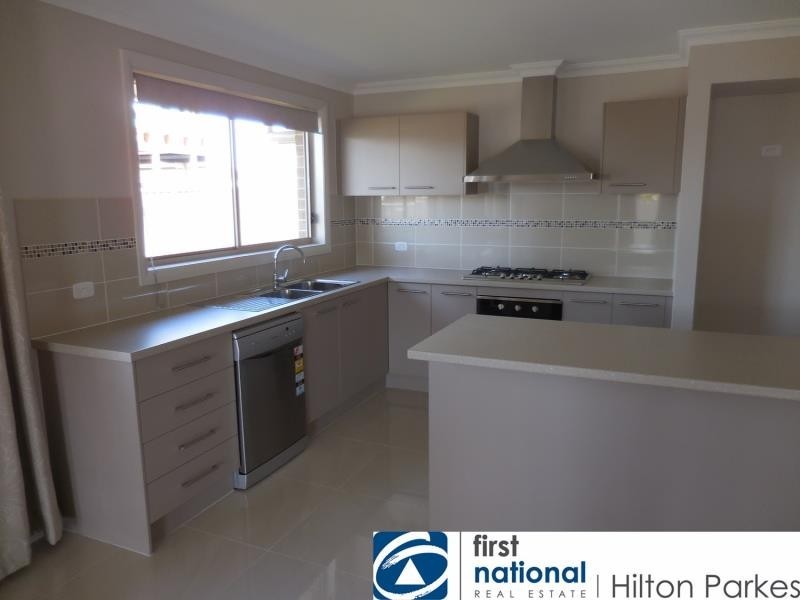 100 Capuchin Way, Plumpton NSW 2761