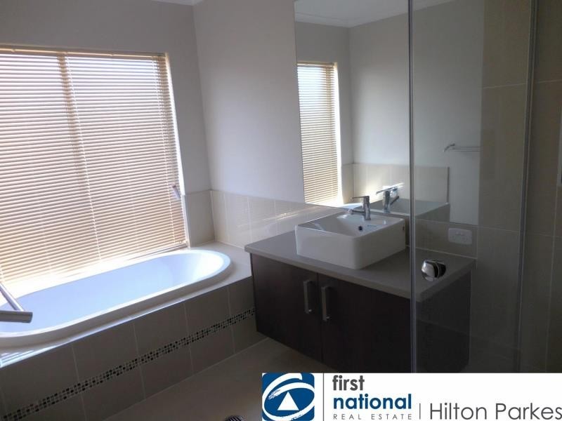 100 Capuchin Way, Plumpton NSW 2761