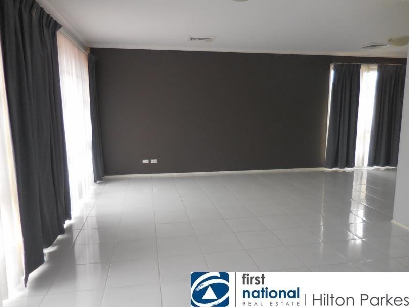 11 Lamerton Street, Oakhurst NSW 2761