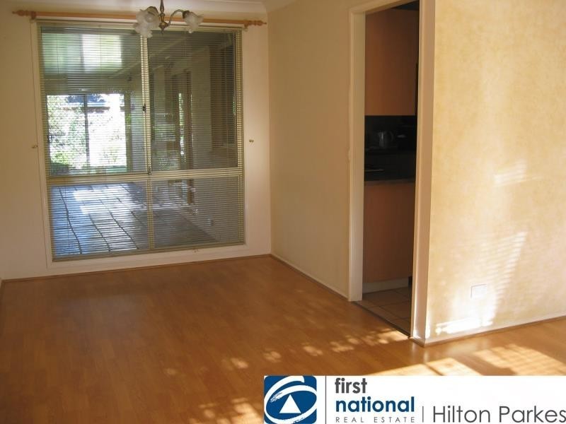 6 Wollaton Grove, Oakhurst NSW 2761