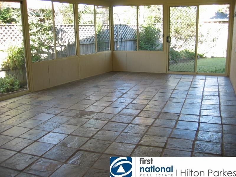 6 Wollaton Grove, Oakhurst NSW 2761