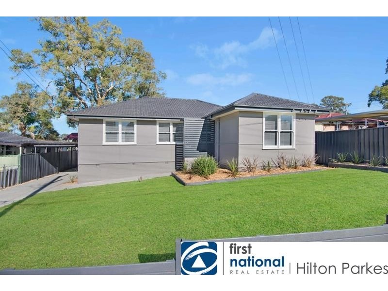 52 Lucena Avenue, Lethbridge Park NSW 2770
