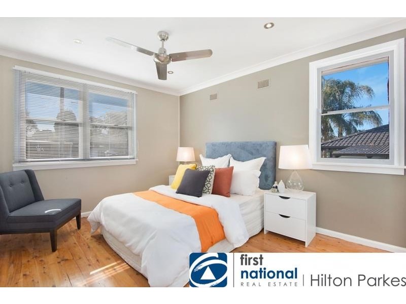 52 Lucena Avenue, Lethbridge Park NSW 2770