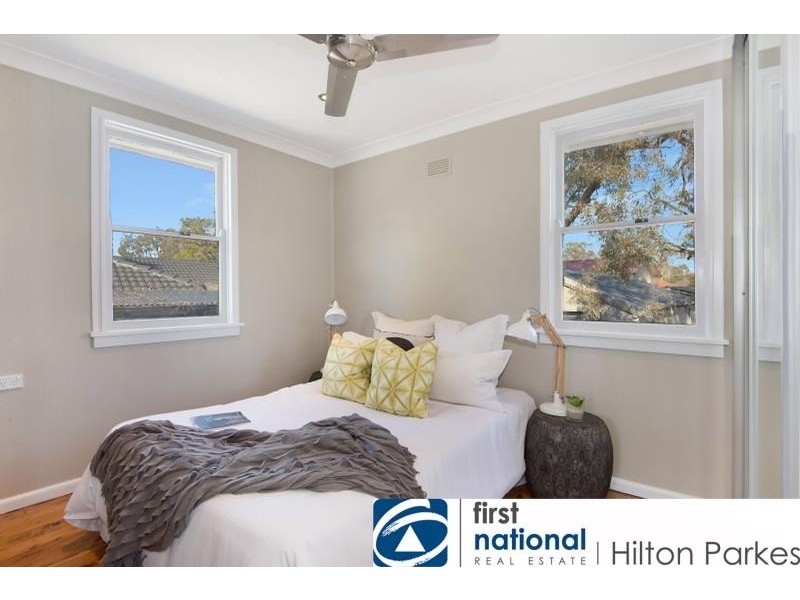 52 Lucena Avenue, Lethbridge Park NSW 2770