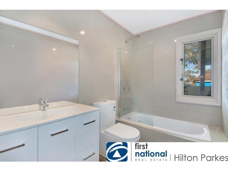 52 Lucena Avenue, Lethbridge Park NSW 2770