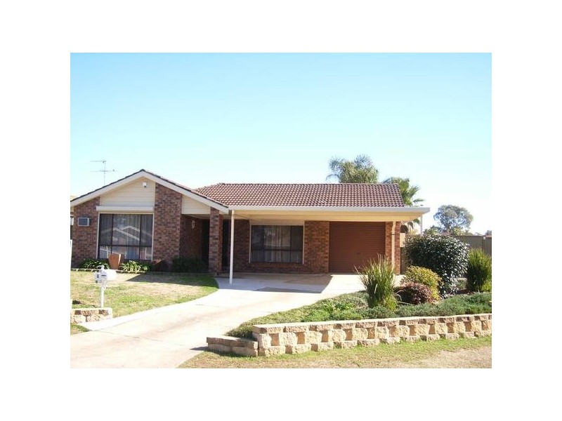 7 Calida Cres, Hassall Grove NSW 2761