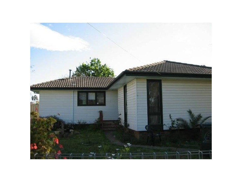 6 Peterlee Place, Hebersham NSW 2770