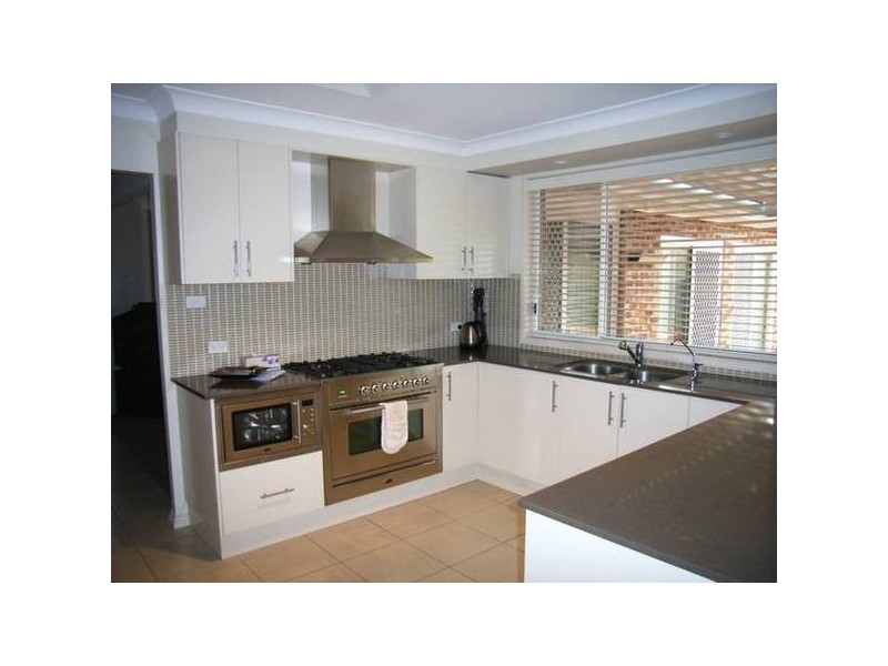 5 Calida Cres, Hassall Grove NSW 2761