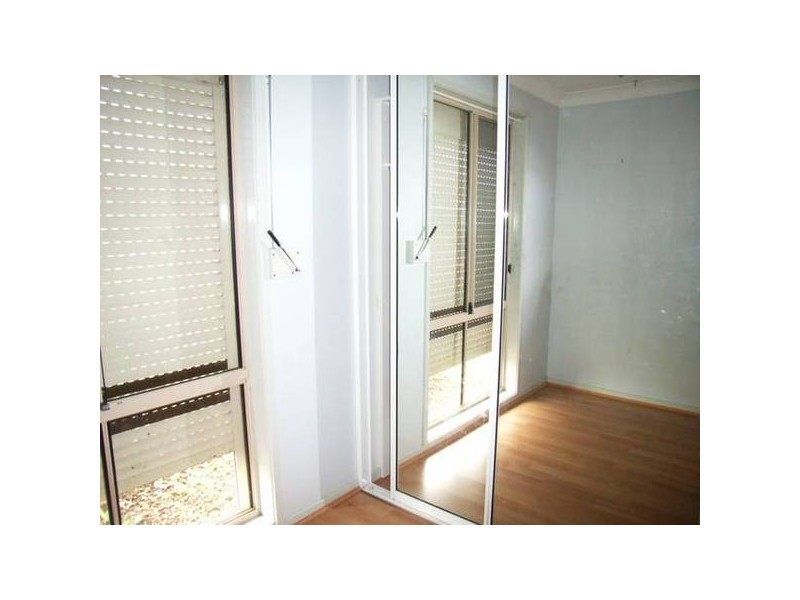 28 Woodley Cres, Glendenning NSW 2761