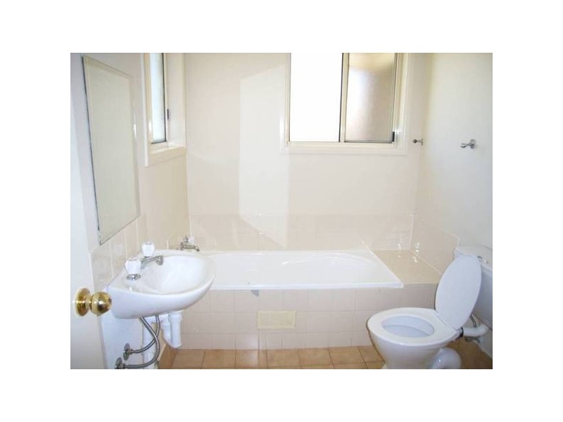 2/19 Moorehead Ave, Mount Druitt NSW 2770