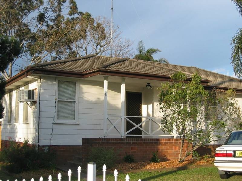 11 Richardson Cres, Hebersham NSW 2770