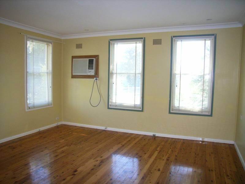 11 Richardson Cres, Hebersham NSW 2770