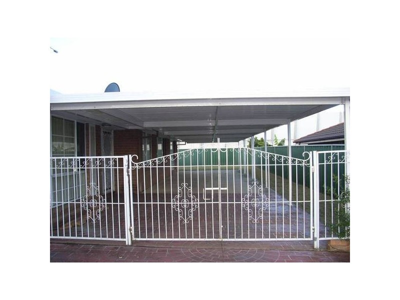 10 Sperring Avenue, Oakhurst NSW 2761