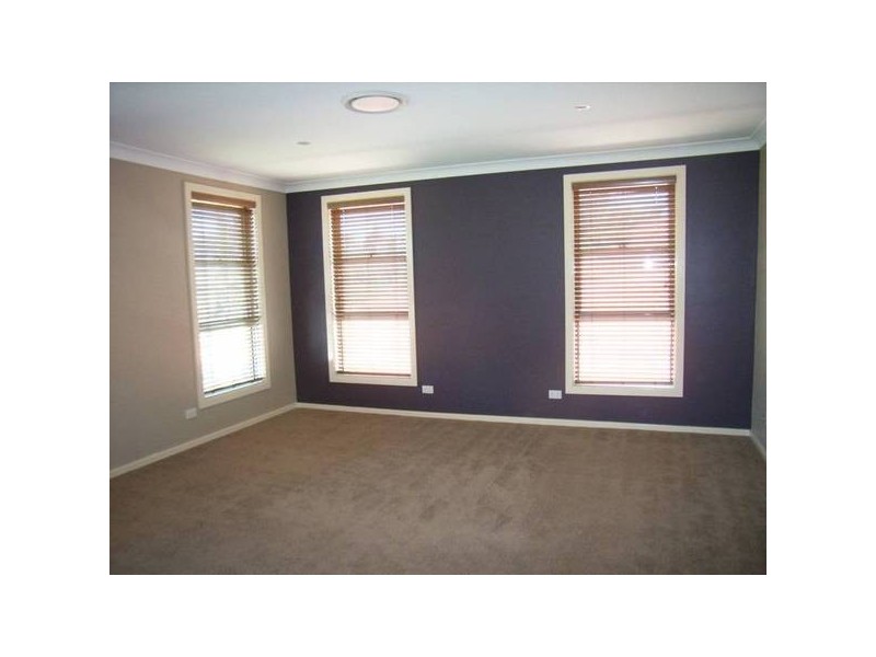 37 Dryden Avenue, Oakhurst NSW 2761