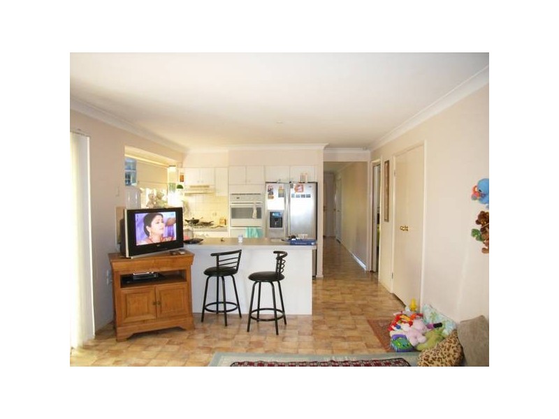 17 Hillview Cres, Glendenning NSW 2761