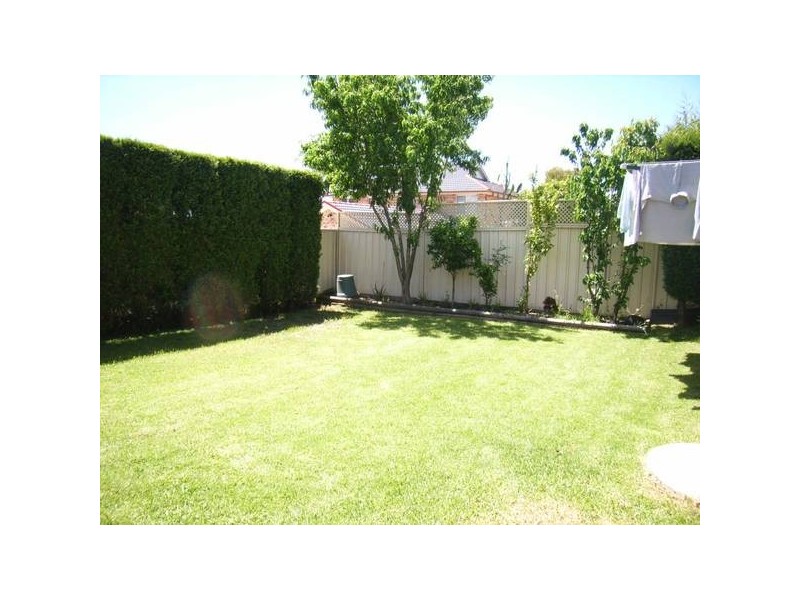 17 Hillview Cres, Glendenning NSW 2761
