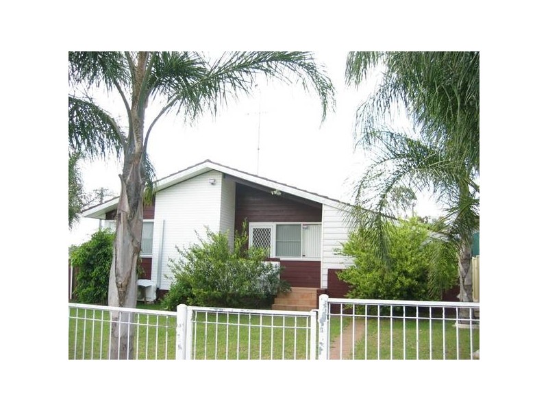 2 Basildon Place, Hebersham NSW 2770