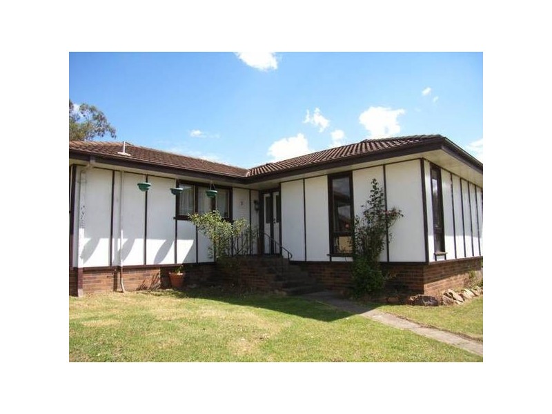 5 KEESING CRES, Blackett NSW 2770