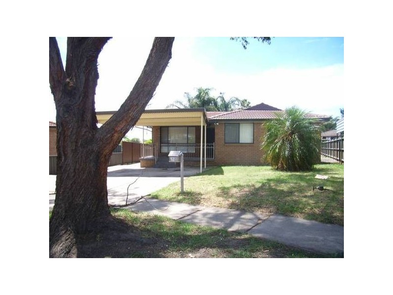 52 Glenn St, Dean Park NSW 2761