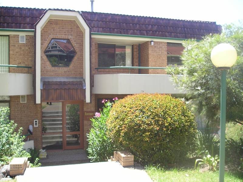 2/6 Freeman Place, Carlingford NSW 2118