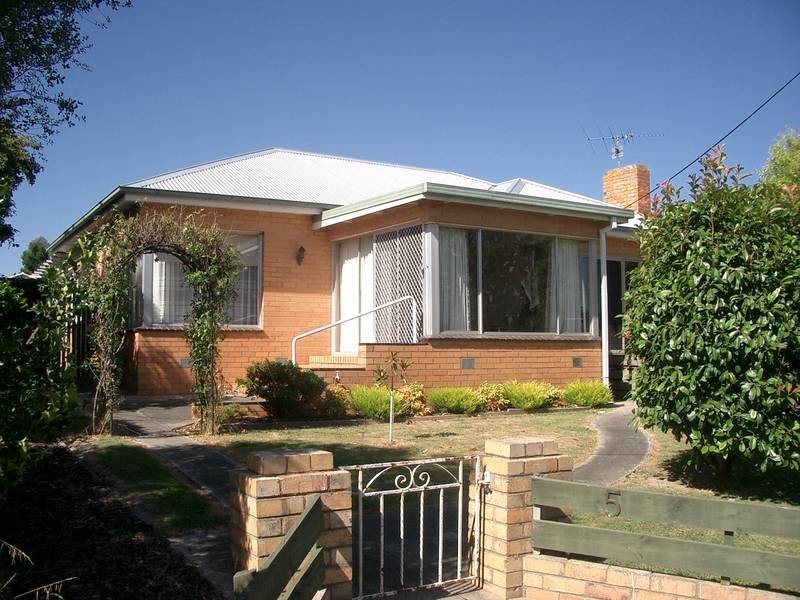 5 BENA ROAD, Korumburra VIC 3950