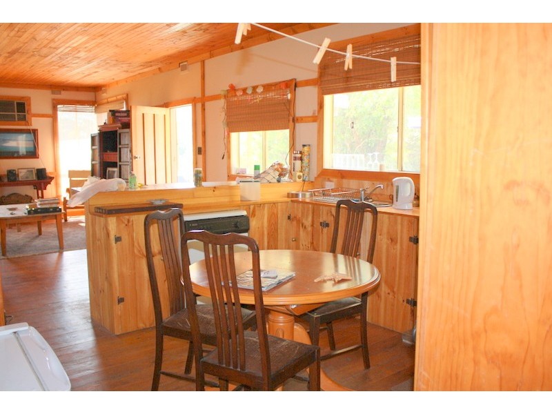 15 QUEEN STREET, Loch VIC 3945