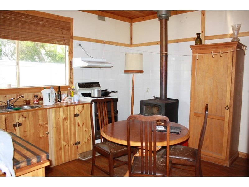 15 QUEEN STREET, Loch VIC 3945