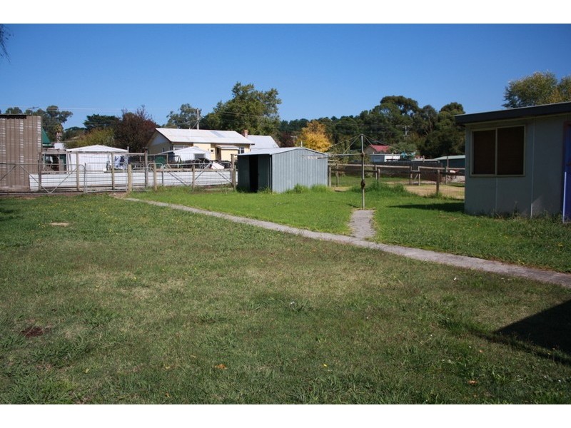 15 QUEEN STREET, Loch VIC 3945