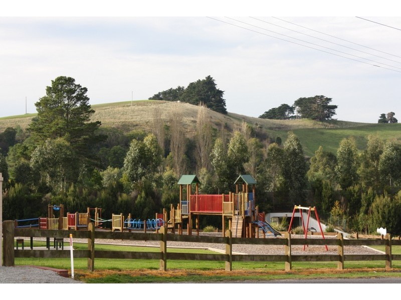 48 Victoria Street, Loch VIC 3945