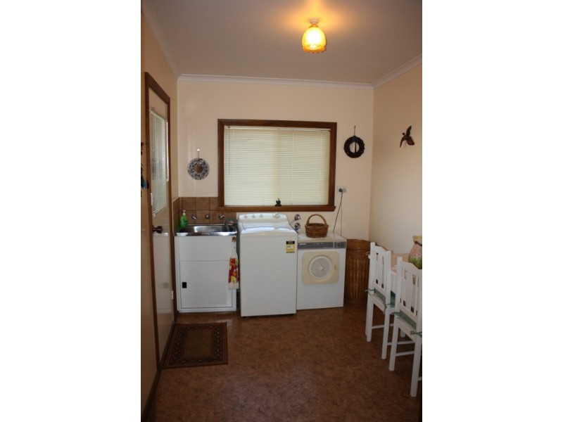 27 McQueen Avenue, Korumburra VIC 3950