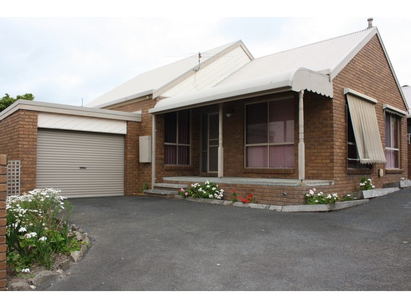 2/45 GUYS ROAD, Korumburra VIC 3950