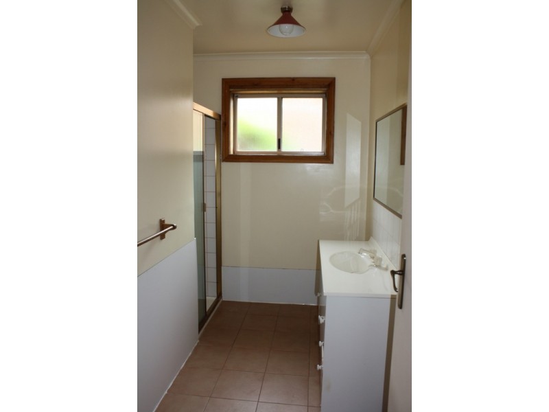 2/45 GUYS ROAD, Korumburra VIC 3950