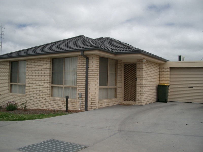 2/2 Little Princess Street, Korumburra VIC 3950