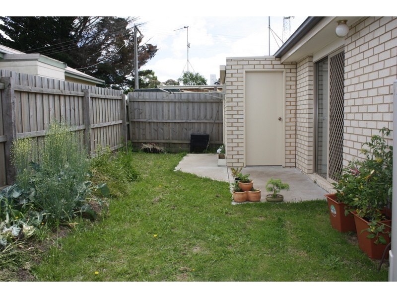2/2 Little Princess Street, Korumburra VIC 3950