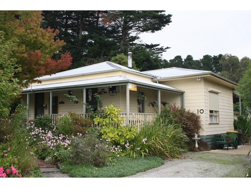 10 Roy, Loch VIC 3945