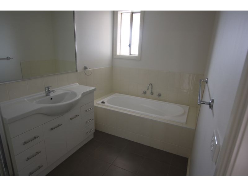 4/49 Guys Road, Korumburra VIC 3950