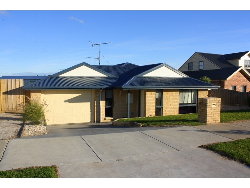 9 Isabella Boulevard, Korumburra VIC 3950