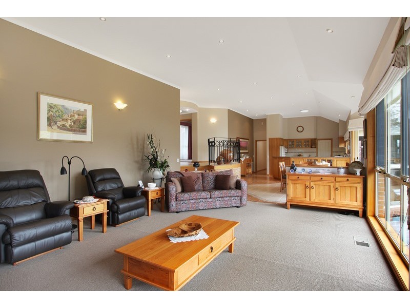 2 Valley View Parade, Korumburra VIC 3950