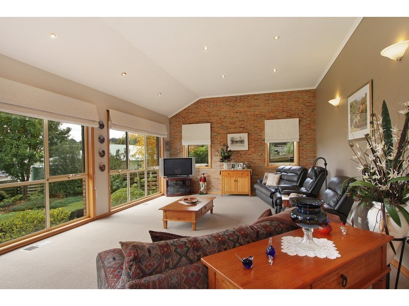 2 Valley View Parade, Korumburra VIC 3950