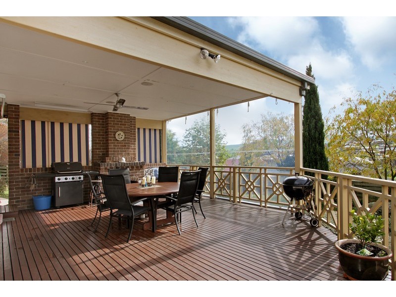 2 Valley View Parade, Korumburra VIC 3950